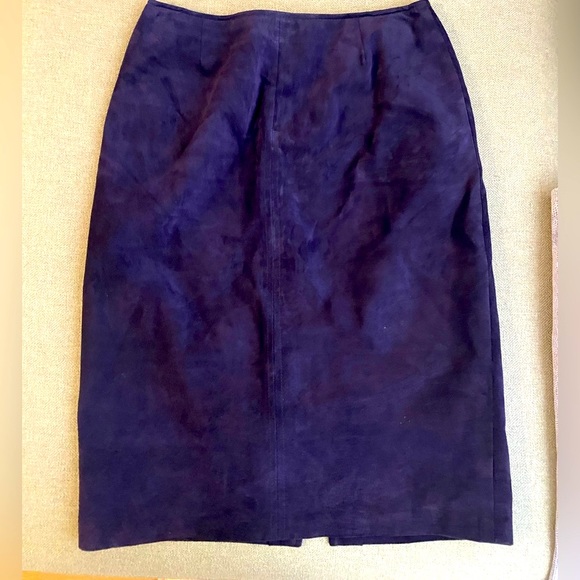 💜DANIER💜Leather/suede pencil skirt in size 6/8. Great condition. - Picture 2 of 9